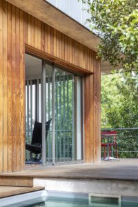 FGHM architectes - maison bois dans les arbres à Blagnac