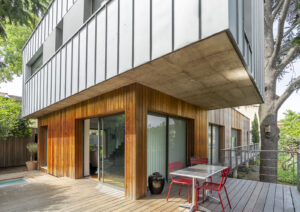 FGHM architectes - maison bois dans les arbres à Blagnac